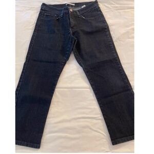 Lee like new dark blue capri stretch size 10